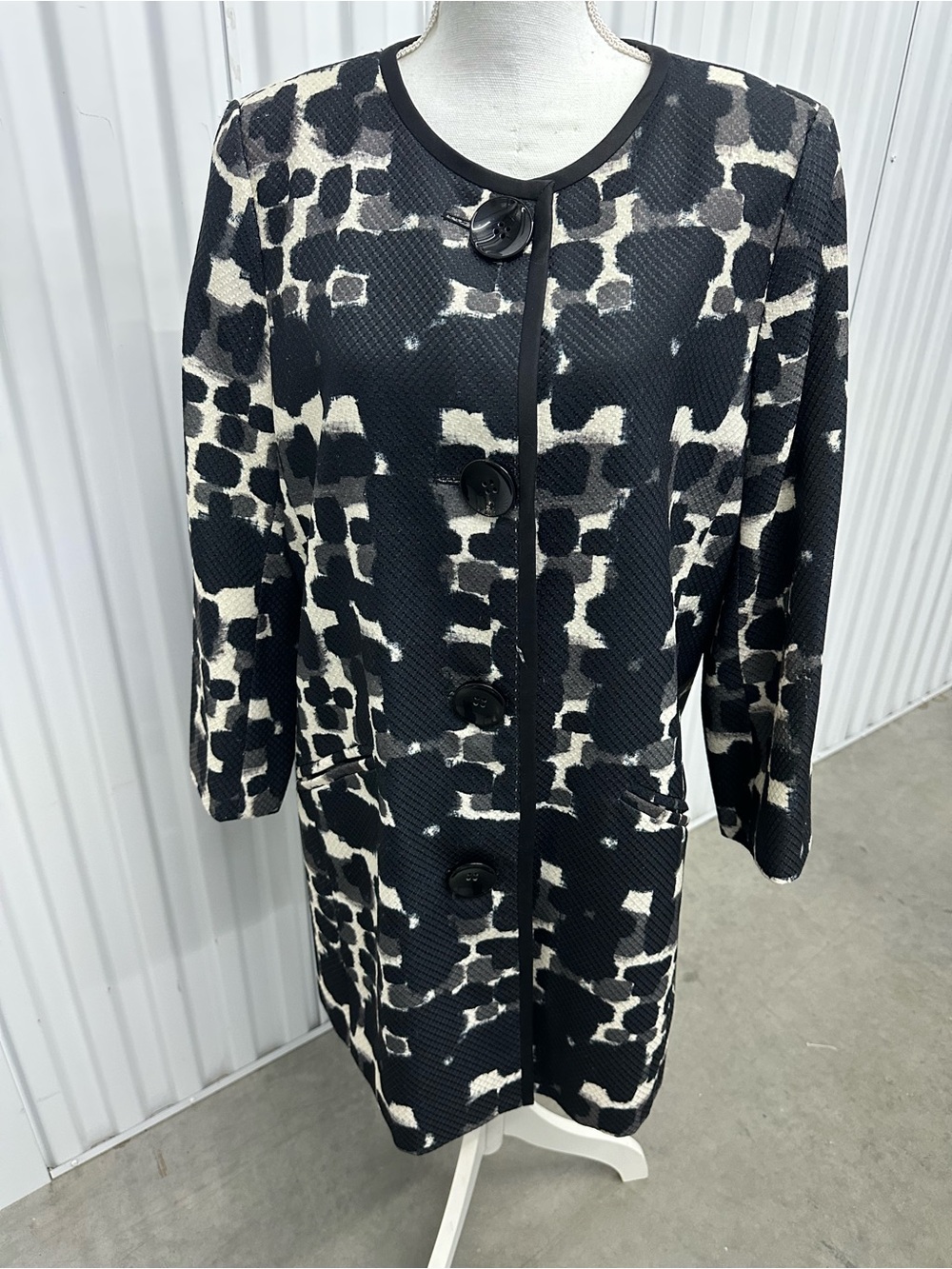 Maggy London Black & Cream Jacket - Size 14